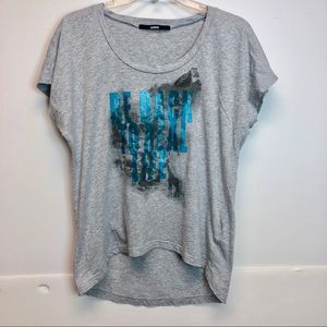 High/low women spell out t-shirt 👑